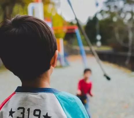 9岁男孩总止不住漏尿，家长求助：孩子到底怎么了